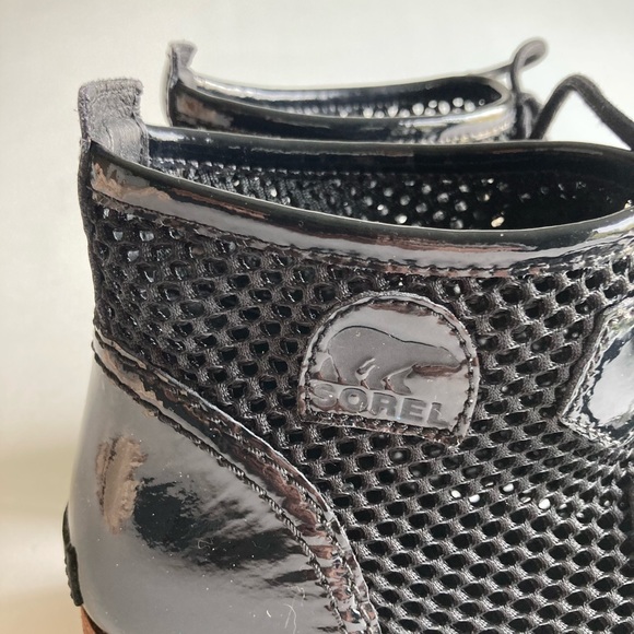 Sorel Black Patent Leather Fabric Rubber Outsole Lace Up Boots size 6.5 - Picture 11 of 15